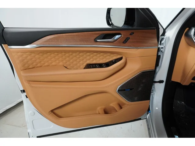 Nuevos JEEP GRAND CHEROKEE à Estados chez autogozo
