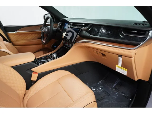 Nuevos JEEP GRAND CHEROKEE à Estados chez autogozo