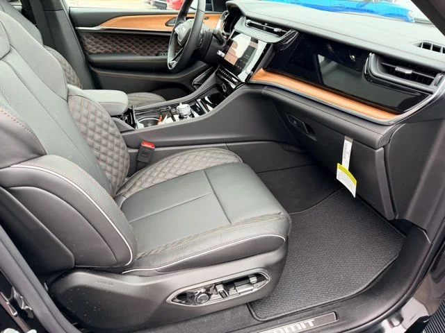 Nuevos JEEP GRAND CHEROKEE à Estados chez autogozo