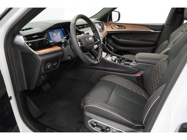 Nuevos JEEP GRAND CHEROKEE à Estados chez autogozo