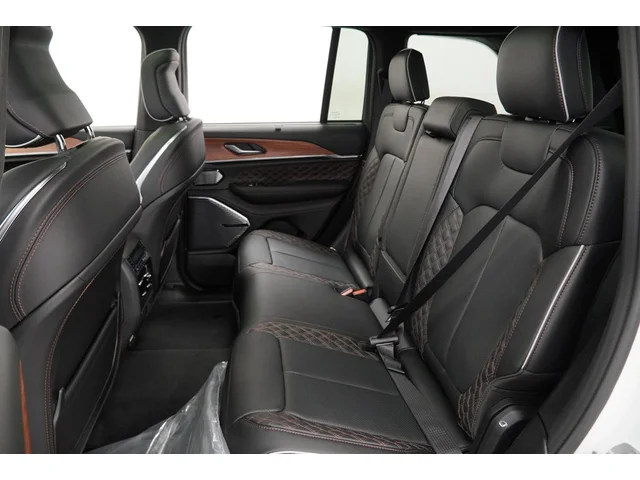 Nuevos JEEP GRAND CHEROKEE à Estados chez autogozo