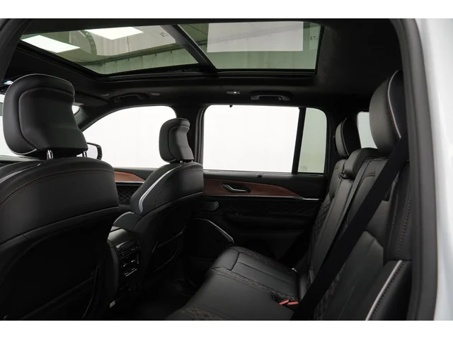 Nuevos JEEP GRAND CHEROKEE à Estados chez autogozo