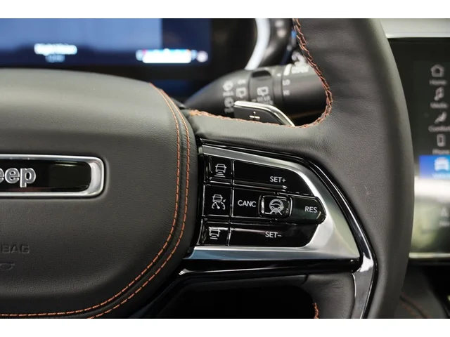 Nuevos JEEP GRAND CHEROKEE à Estados chez autogozo