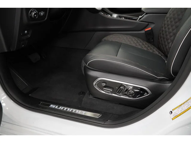Nuevos JEEP GRAND CHEROKEE à Estados chez autogozo