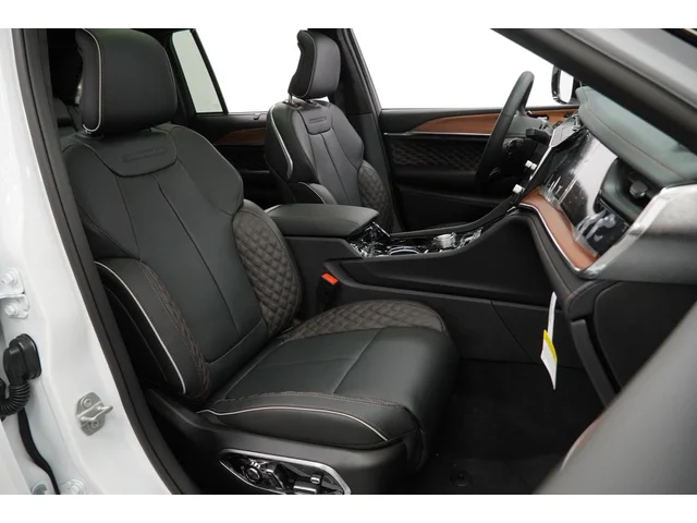 Nuevos JEEP GRAND CHEROKEE à Estados chez autogozo