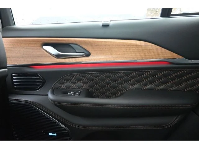 Nuevos JEEP GRAND CHEROKEE à Estados chez autogozo
