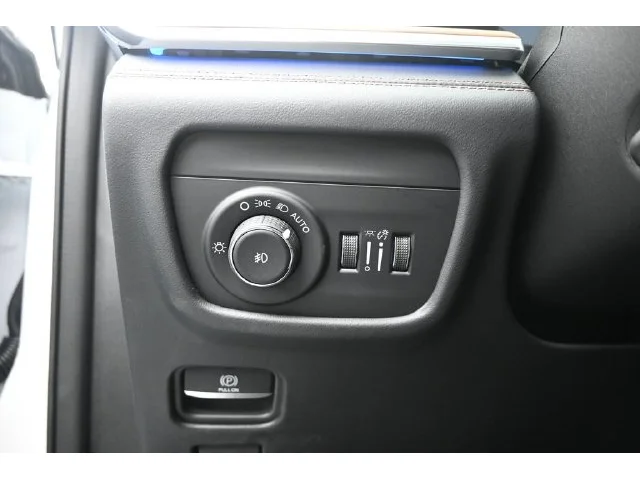 Nuevos JEEP GRAND CHEROKEE à Estados chez autogozo