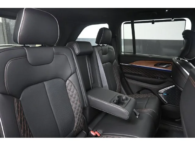 Nuevos JEEP GRAND CHEROKEE à Estados chez autogozo