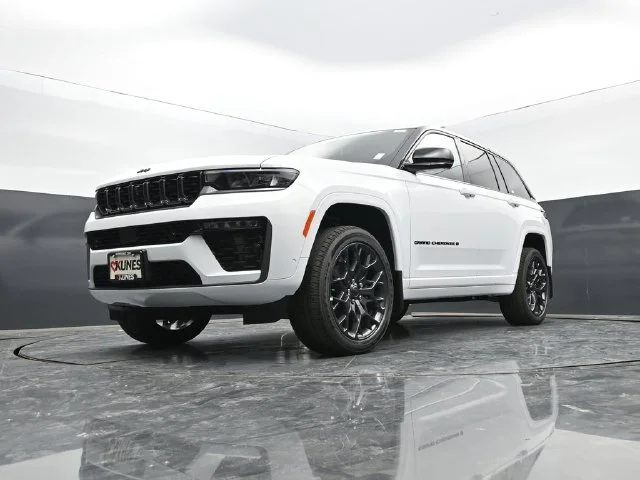 Nuevos JEEP GRAND CHEROKEE à Estados chez autogozo