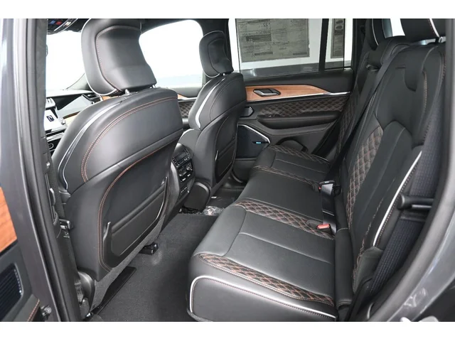 Nuevos JEEP GRAND CHEROKEE à Estados chez autogozo