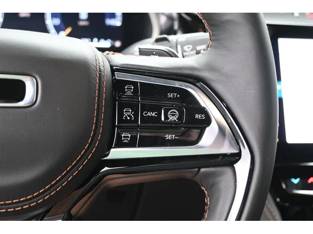 Nuevos JEEP GRAND CHEROKEE à Estados chez autogozo