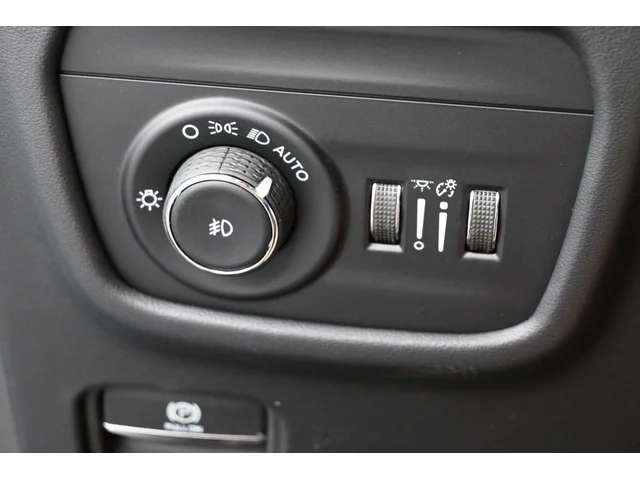 Nuevos JEEP GRAND CHEROKEE à Estados chez autogozo