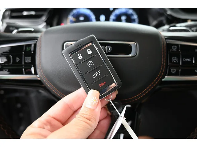 Nuevos JEEP GRAND CHEROKEE à Estados chez autogozo