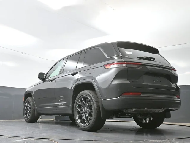 Nuevos JEEP GRAND CHEROKEE à Estados chez autogozo