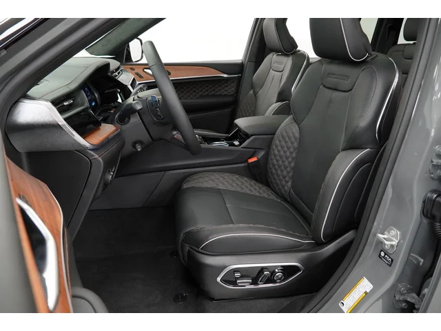 Nuevos JEEP GRAND CHEROKEE à Estados chez autogozo