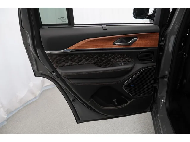 Nuevos JEEP GRAND CHEROKEE à Estados chez autogozo