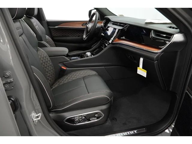 Nuevos JEEP GRAND CHEROKEE à Estados chez autogozo