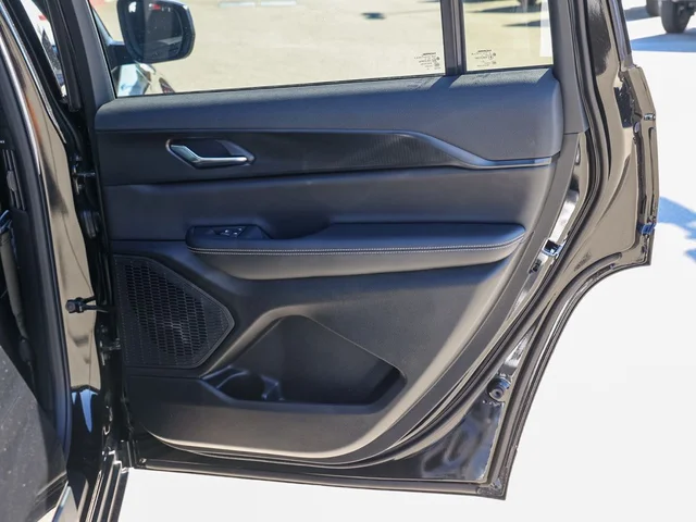 Nuevos JEEP GRAND CHEROKEE L à Estados chez autogozo