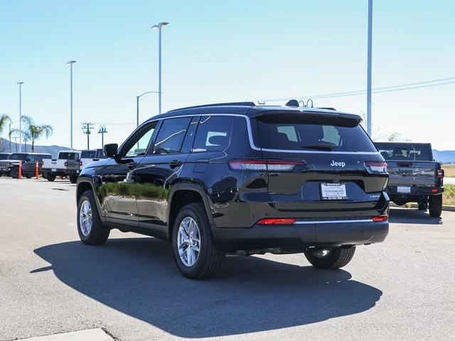 Nuevos JEEP GRAND CHEROKEE L à Estados chez autogozo