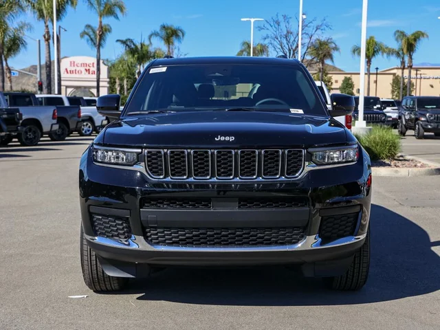 Nuevos JEEP GRAND CHEROKEE L à Estados chez autogozo