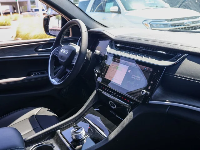 Nuevos JEEP GRAND CHEROKEE L à Estados chez autogozo