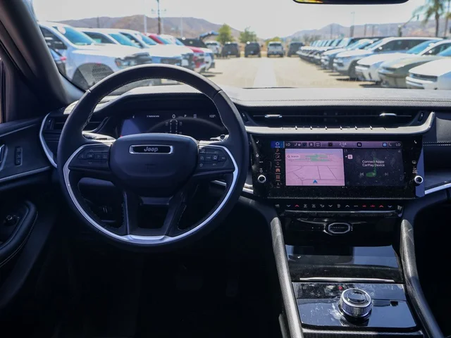 Nuevos JEEP GRAND CHEROKEE L à Estados chez autogozo
