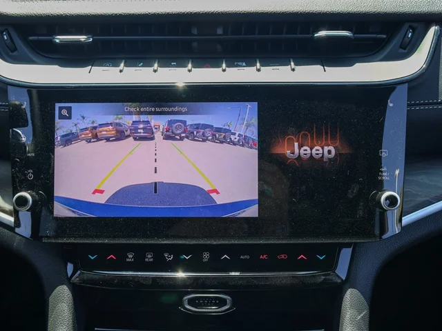 Nuevos JEEP GRAND CHEROKEE L à Estados chez autogozo