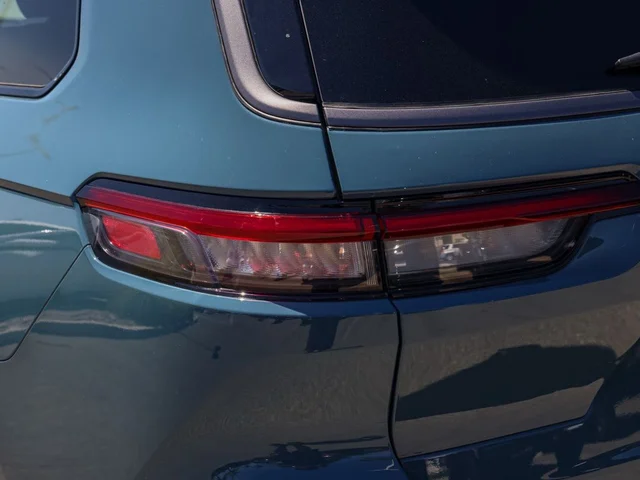 Nuevos JEEP GRAND CHEROKEE L à Estados chez autogozo