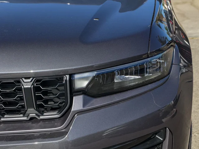 Nuevos JEEP GRAND CHEROKEE L à Estados chez autogozo