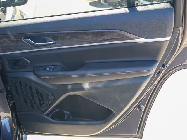 Nuevos JEEP GRAND CHEROKEE L à Estados chez autogozo