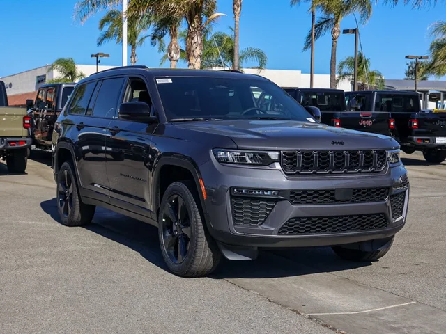 Nuevos JEEP GRAND CHEROKEE L à Estados chez autogozo