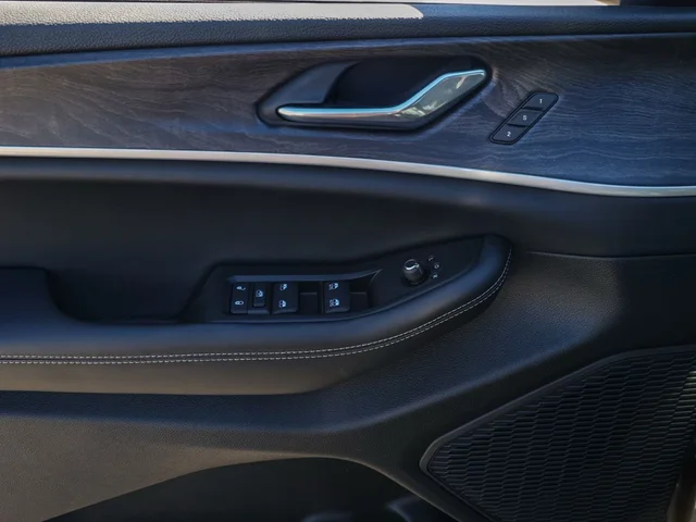Nuevos JEEP GRAND CHEROKEE L à Estados chez autogozo