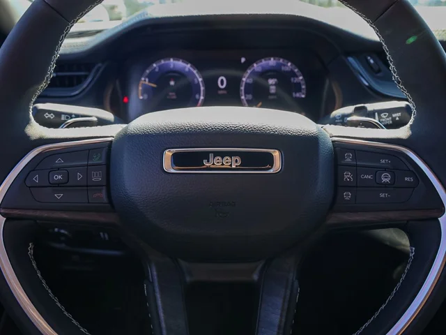Nuevos JEEP GRAND CHEROKEE L à Estados chez autogozo
