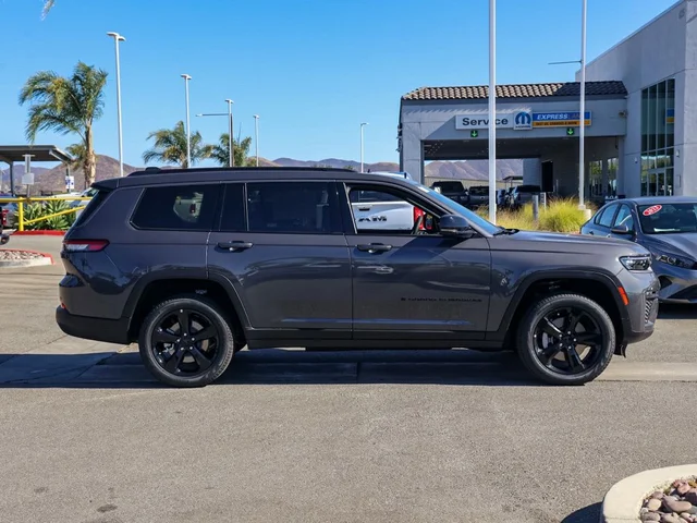 Nuevos JEEP GRAND CHEROKEE L à Estados chez autogozo