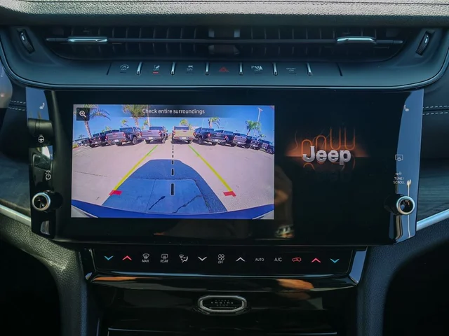 Nuevos JEEP GRAND CHEROKEE L à Estados chez autogozo