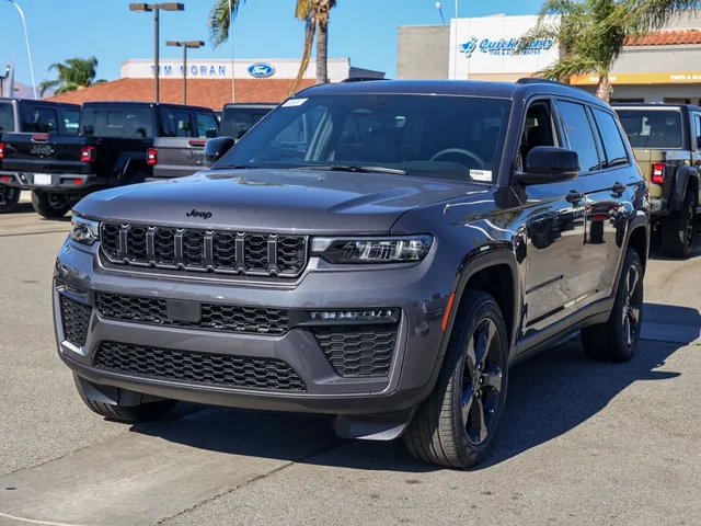 Nuevos JEEP GRAND CHEROKEE L à Estados chez autogozo