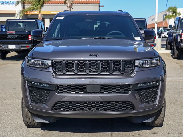 Nuevos JEEP GRAND CHEROKEE L à Estados chez autogozo