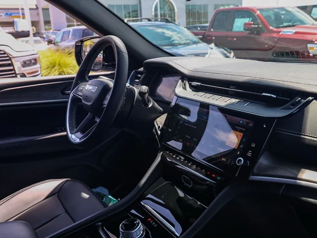 Nuevos JEEP GRAND CHEROKEE L à Estados chez autogozo