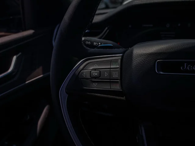 Nuevos JEEP GRAND CHEROKEE L à Estados chez autogozo