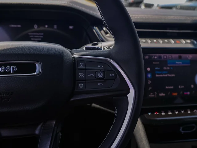 Nuevos JEEP GRAND CHEROKEE L à Estados chez autogozo