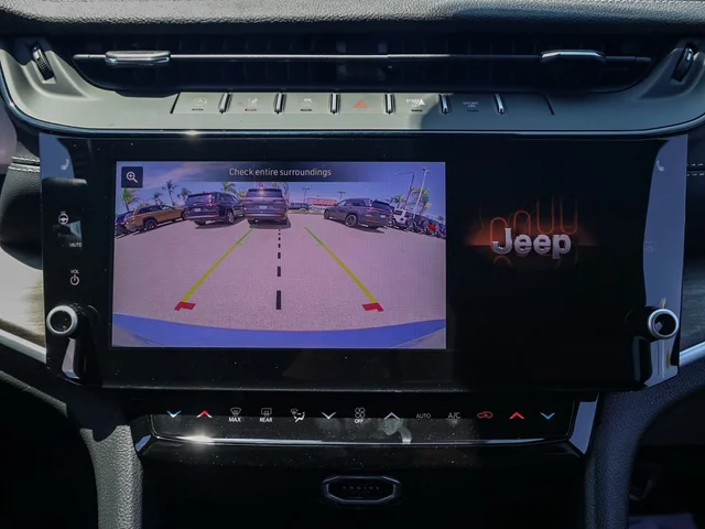 Nuevos JEEP GRAND CHEROKEE L à Estados chez autogozo