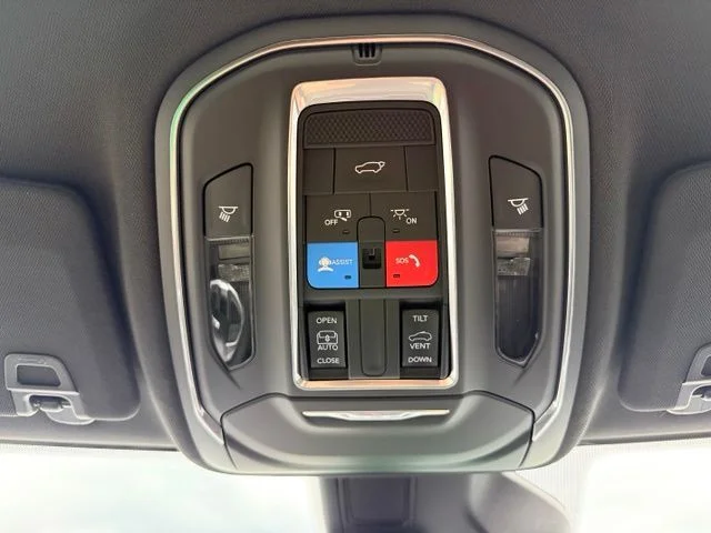 Nuevos JEEP GRAND CHEROKEE L à Estados chez autogozo