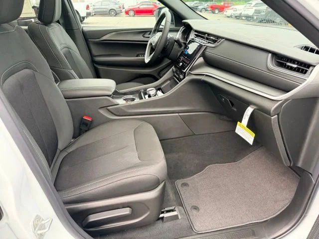 Nuevos JEEP GRAND CHEROKEE L à Estados chez autogozo