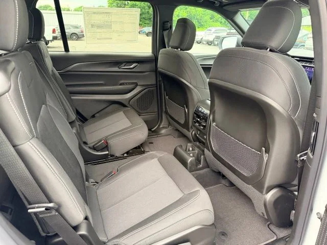 Nuevos JEEP GRAND CHEROKEE L à Estados chez autogozo