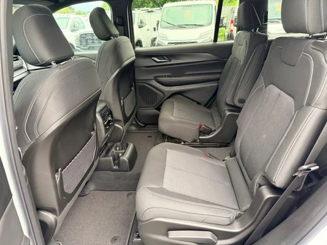 Nuevos JEEP GRAND CHEROKEE L à Estados chez autogozo