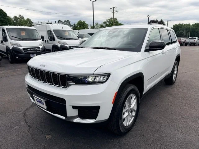 Nuevos JEEP GRAND CHEROKEE L à Estados chez autogozo