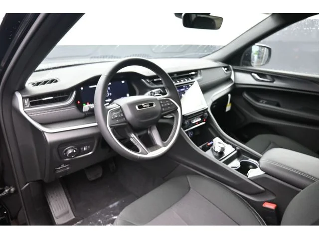 Nuevos JEEP GRAND CHEROKEE L à Estados chez autogozo