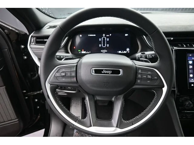 Nuevos JEEP GRAND CHEROKEE L à Estados chez autogozo