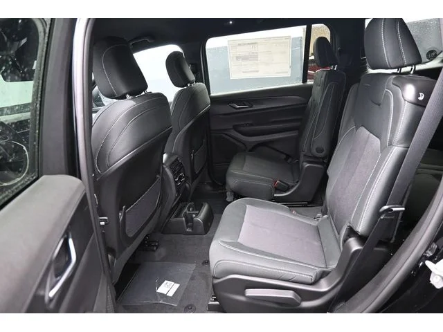 Nuevos JEEP GRAND CHEROKEE L à Estados chez autogozo