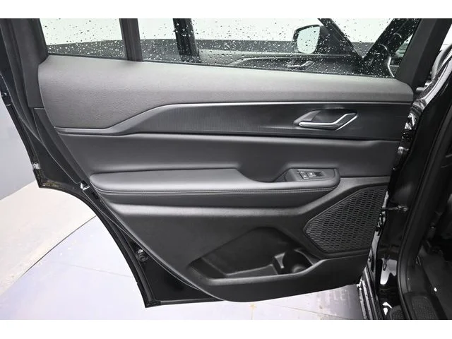 Nuevos JEEP GRAND CHEROKEE L à Estados chez autogozo